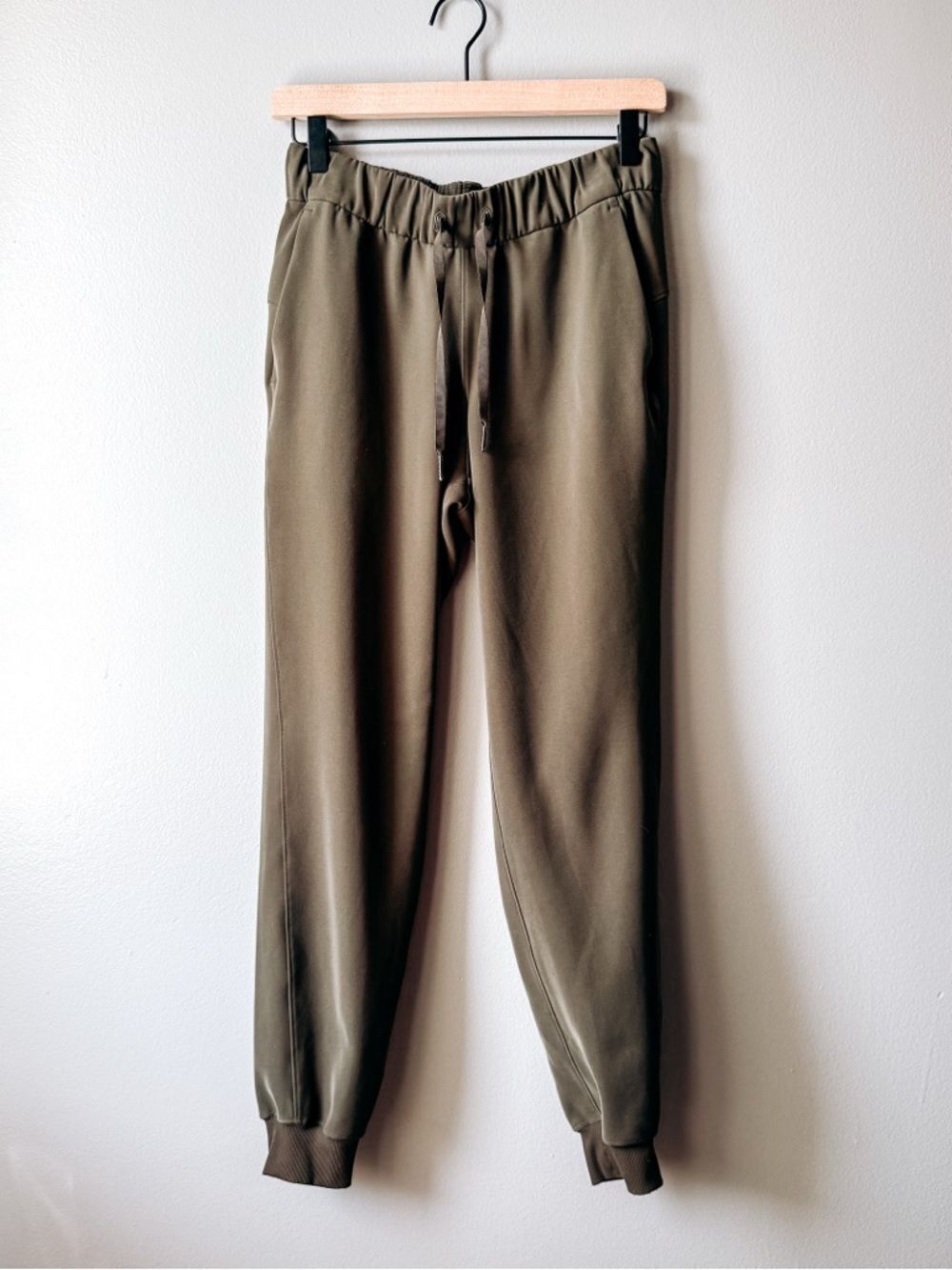Lululemon Olive Green High Rise Jogger Pants Drawstring Athletic Size 6